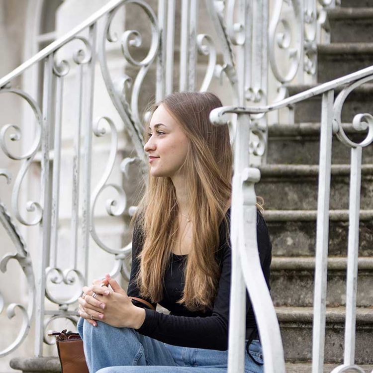 sara bsc psychology student sitting outside